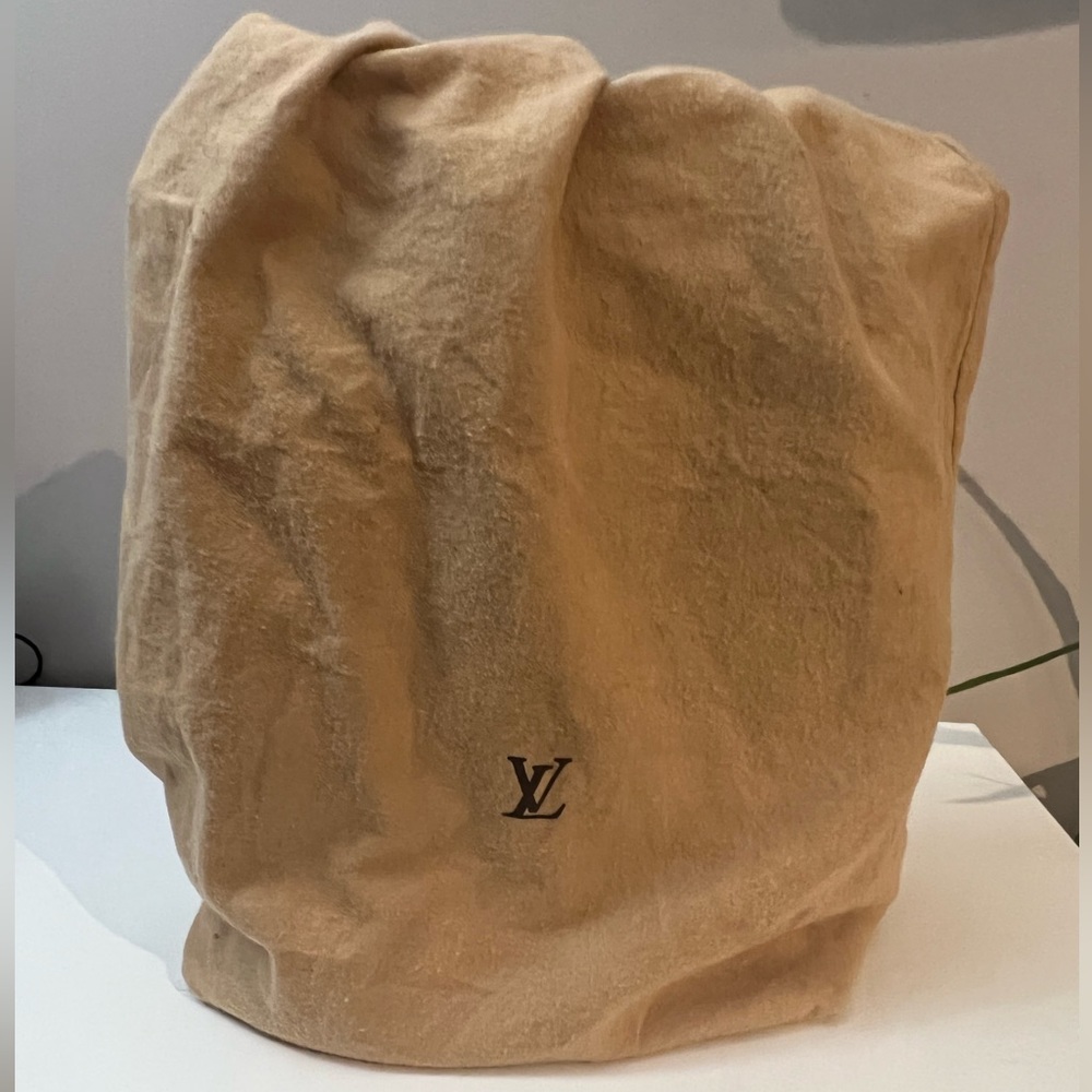 Vintage Louis Vuitton gm bucket bag